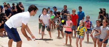 Federer, en la playa antes de su debut en la Copa Hopman