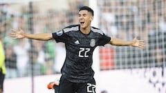 Uriel Antuna festejando uno de sus goles ante Cuba en Copa Oro.