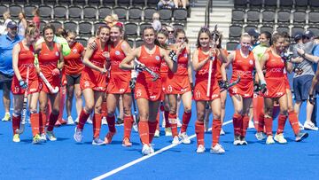 Amstelveen (Netherlands), 12/07/2022.- Players of Chile celebrate their 1-0 lead during the FIH Women's Field Hockey World Cup 2022 classification match between South Africa and Chile in Amstelveen, Netherlands, 12 July 2022. (Países Bajos; Holanda, Sudáfrica) EFE/EPA/Koen Suyk
