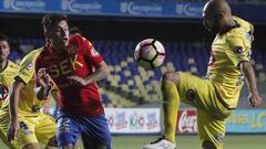 Un insólito autogol ilusiona a Universidad de Concepción