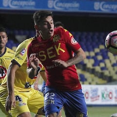 Un insólito autogol ilusiona a Universidad de Concepción