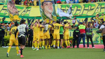 Jugadores de Bucaramanga en un partido de la Liga BetPlay.