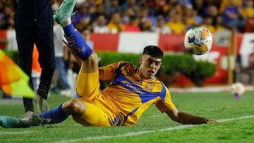 Soccer - Liga MX - Semi Final - First Leg - Tigres UANL v Toluca - Estadio Universitario, Monterrey, Mexico - May 14, 2025 Tigres UANL's Juan Brunetta in action REUTERS/Daniel Becerril