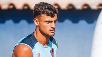 Los laterales del Levante, a reflexión