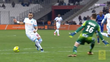 Payet lesiona al portero con un regate e incendia Internet