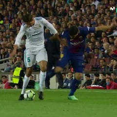 El 2-1 no debió valer por falta de Suárez y no hubo fuera de juego de Rakitic en el gol anulado