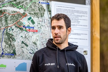 Orts, junto al mapa de El Moralet, ubicación del circuito de Benidorm de Copa del Mundo.