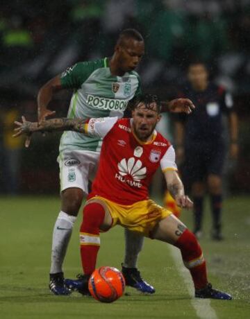 El campeón fue frágil en defensa y en el juego aéreo y cayó en Medellín.