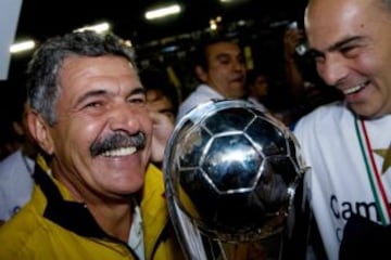 Con Pumas logró el título en el Clausura 2009.