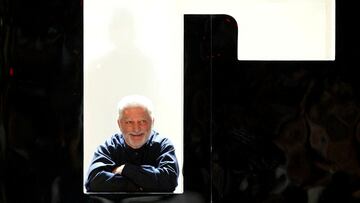 FILE PHOTO: French designer Paco Rabanne poses after his Spring-Summer ready-to-wear women's fashion collection for 2004 in Paris, October 11, 2003./File Photo