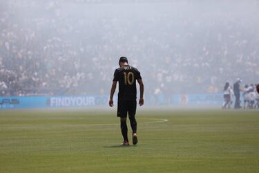 Carlos Vela will be presented as an LAFC player next week