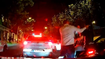 Aficionados del Betis llegan a las manos en plena debacle verdiblanca: la escena es tremenda