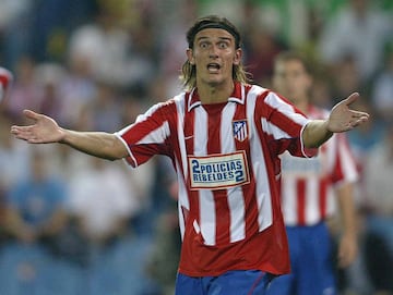 Gonzalo de los Santos había jugó en Mérida, Málaga y Valencia cuando lo incorporó el Atlético en el ejercicio 2003-04. Fue una pieza importante en el centro del campo rojiblanco. Jugó 38 encuentros (32 ligueros y seis coperos) y marcó tres goles, todos en el campeonato liguero. Fue un futbolista con jerarquía, aunque el Atlético no contaba entonces con una plantilla con grandes aspiraciones.