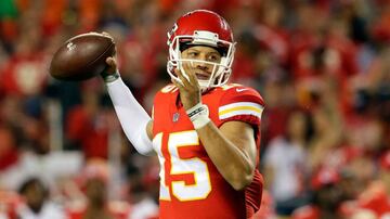 Es la nueva estrella de la NFL tras una temporada de 50 TD y más de 5 mil yardas.