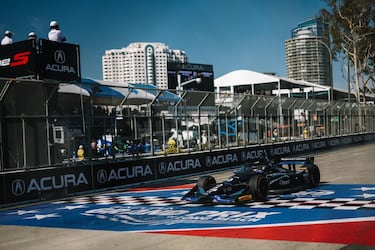 Long Beach ya es territorio del líder Palou