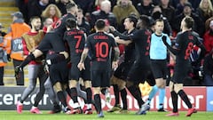 Los jugadores del Atl&eacute;tico celebran un gol.