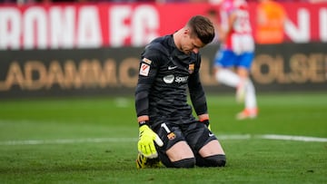Marc-Andr¨¦ ter Stegen se lamenta despu¨¦s de encajar uno de los goles en Montilivi.