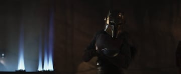 El beskar, el metal que usan los mandalorianos para forjar sus armaduras, es m¨¢s que un material. Forma parte de su cultura y est¨¢ en el coraz¨®n de lo que significa ser un mandaloriano. La Armera empieza a confeccionar una pieza mientras explica los entresijos de la forja a Grogu. Es entonces cuando algo se activa en la mente del hu¨¦rfano, un recuerdo de su pasado en el Templo Jedi.