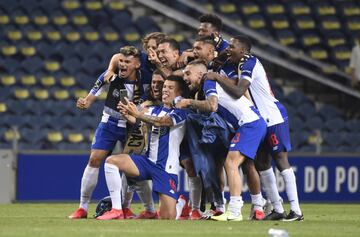 Matheus Uribe y Luis Díaz consiguieron con el Porto el título de la Primeira Liga al vencer 2-0 al Sporting de Lisboa. Los dirigidos por Sergio Conceicao pudieron celebrar faltando dos jornadas por disputarse. 