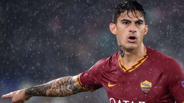 AS Roma's Argentinian forward Diego Perotti reacts during the UEFA Europa League Group J football match AS Roma vs Borussia Moenchengladbach on October 24, 2019 at the Olympic stadium in Rome. (Photo by Filippo MONTEFORTE / AFP)