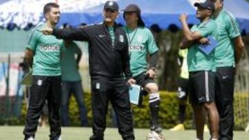 Reinaldo Rueda reemplazó a Juan Carlos Osorio en la dirección técnica de Atlético Nacional.