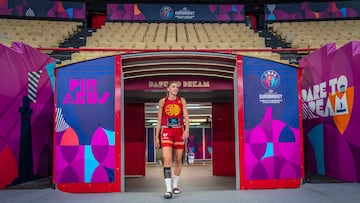 Mariona Ortiz, base de la Selecci¨®n, entrando en la pista de La Paz y la Amistad de Atenas (Grecia).