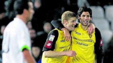 <b>ESTRENO EN PRIMERA. </b>Lafita celebra con Sergio Fernández su primer gol con el Zaragoza y en Primera.
