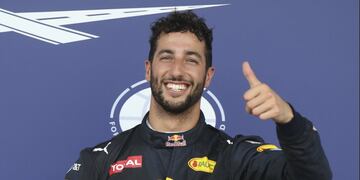 El piloto australiano de F1 es uno de los más simpáticos y en todo momento está sonriendo.