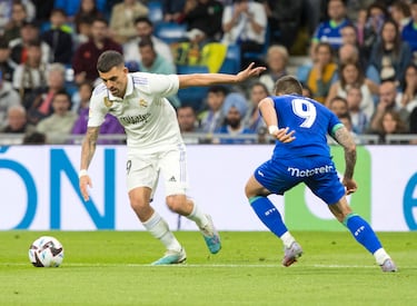 Ceballos se va de un contrario.