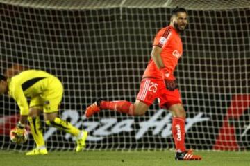 Universidad de Chile ganó la Supercopa y la Copa Chile, en una final de infarto ante Colo Colo. 1-1 en los 90' y Johnny Herrera fue la figura al tapar un penal y anotar el definitivo.