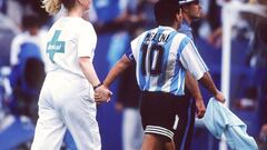 Diego Armando Maradona, rumbo al control antidopaje en el Mundial de Estados Unidos de 1994.