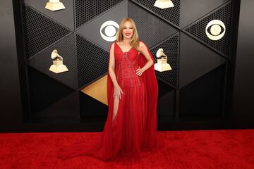 Kylie Minogue posa en la alfombra roja de los Grammys 2024 celebrados en el Crypto.com Arena situado en la ciudad de Los Ángeles, en California.