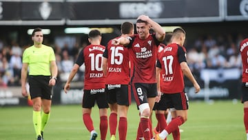 Panichelli, celebrando uno de sus goles con el Mirandés esta temporada.