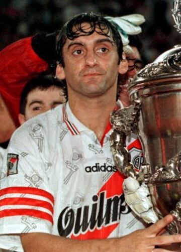 Francescoli se retiró en 1997 en River Plate, el club de su corazón.