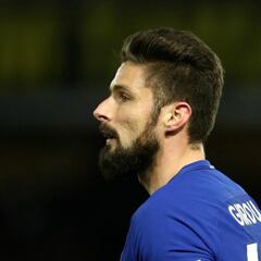 Roma wanted Giroud as Dzeko replacement, Monchi confirms