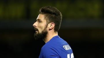 Roma wanted Giroud as Dzeko replacement, Monchi confirms