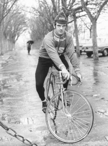 Ciclista español, profesional entre los años 1963 y 1979, durantes los cuales logró 158 victorias