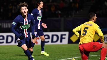 El joven futbolista del PSG, Adil Aouchiche, durante un partido.