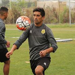 Leal y partido con Palestino: "Necesitamos mucho estos puntos"