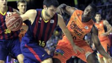 El Barcelona salva el pellejo