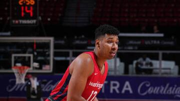 Acorde las proyecciones realizadas por Basketball Reference para la temporada 2022-23 de la NBA, Echenique registrará 16.4 puntos, 6.6 rebotes, 3.7 asistencias por cada 36 minutos jugados.