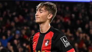 Dean Huijsen, jugador del Bournemouth, celebra su gol anotado ante el Tottenham en Premier League.