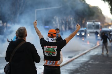 Batalla campal entre los ultras del Marsella y la policía