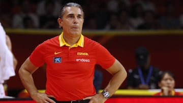 Basketball - FIBA World Cup - First Round - Group C - Spain v Iran - Guangzhou Gymnasium, Guangzhou, China - September 4, 2019. Spain coach Sergio Scariolo looks on. REUTERS/Jorge Silva