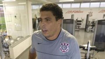 <b>CANSADO.</b> "Yo decido cuando volverá Ronaldo y nadie debe meterme presión poniendo esta o aquella fecha", declaró Mano Menezes, técnico del Corinthians, que está sufriendo un auténtico asalto mediático.