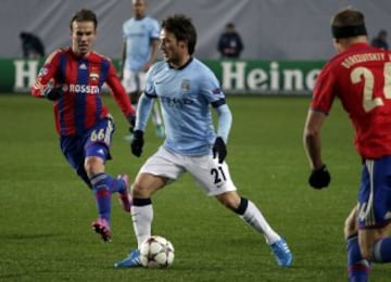 David Silva conduce.