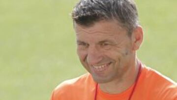 Miroslav Djukic, entrenador del Valencia CF.