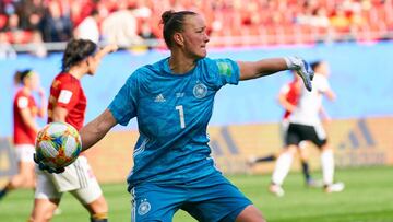 La federación alemana y el Wolfsburgo celebran la próxima maternidad de Schult