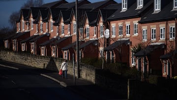 Hollywood star pays off debts for 1,000 people from hometown