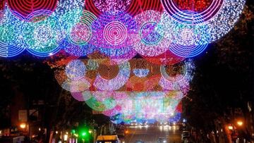 Luces de Navidad en una calle de Madrid